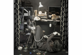 fot. Patty Carrol, z cyklu "Anonymous Women: Domestic Demise" / Siena Creative Photo Awards 2023