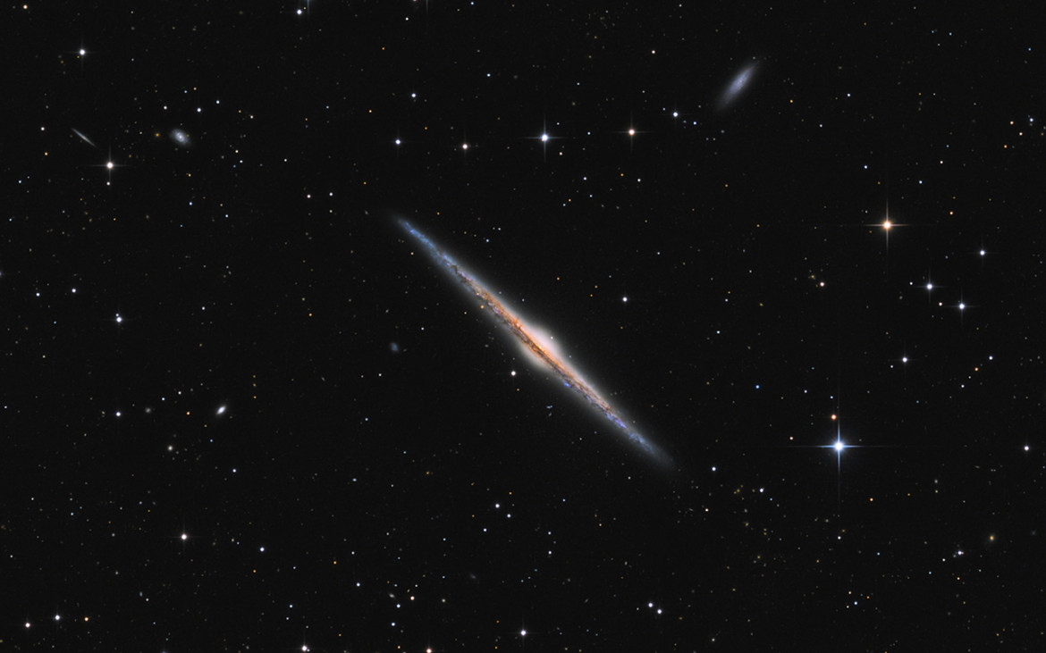 Andriy Borovkov - III miejsce w kategorii "Galaxies", zdjecie przedstawia NGC 4565 (galaktyka w kształcie igły)