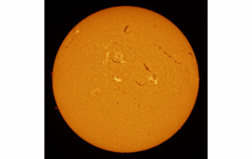 Alexandra Hart - I miejsce w kategorii Our Sun, zdjęcie przedstawia przejście planety Merkury na tle Słońca