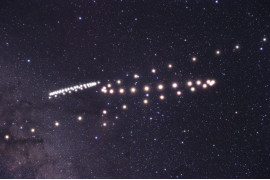 Tunç Tezel - II miejsce w kategorii "Planets, Comets and Asteroids", zdjęcie przedstawia drogę Marsa i Saturna