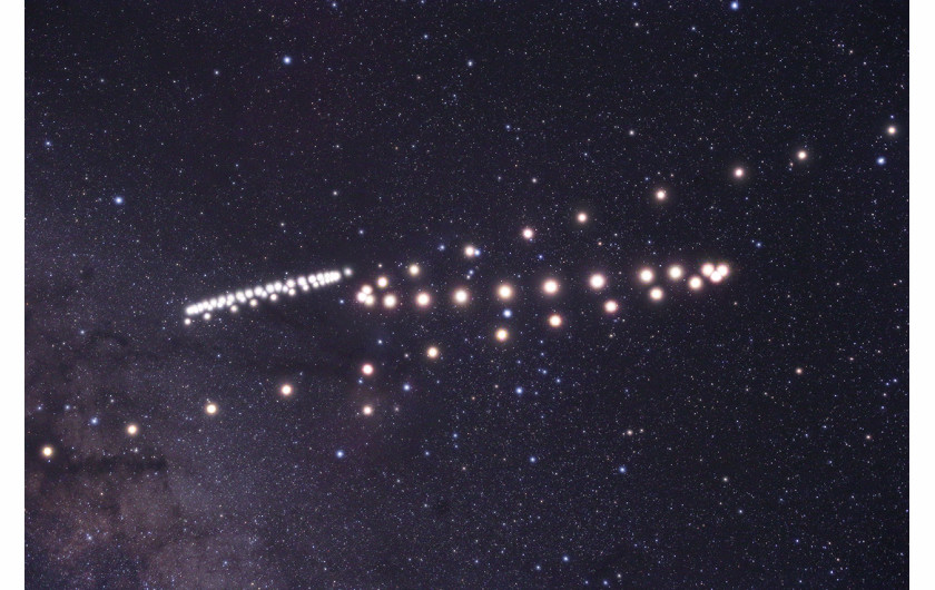 Tunç Tezel - II miejsce w kategorii Planets, Comets and Asteroids, zdjęcie przedstawia drogę Marsa i Saturna
