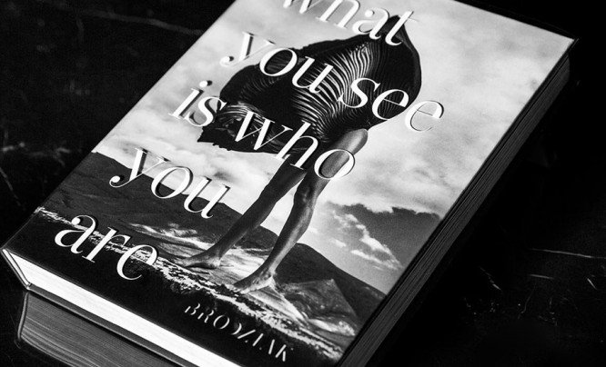 Nowy album Szymona Brodziaka to ponad 500 stron świetnych czarno-białych fotografii
