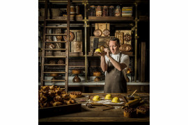 fot. John Carey, "Calun in his Pie Room", 1. miejsce w kategorii The Philip Harben Award for Food in Action
