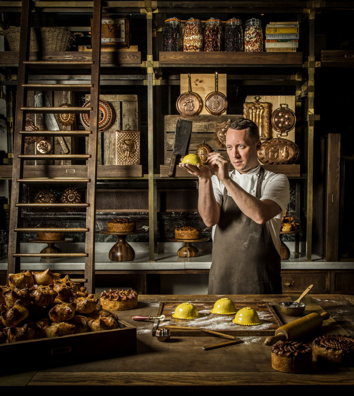 fot. John Carey, "Calun in his Pie Room", 1. miejsce w kategorii The Philip Harben Award for Food in Action