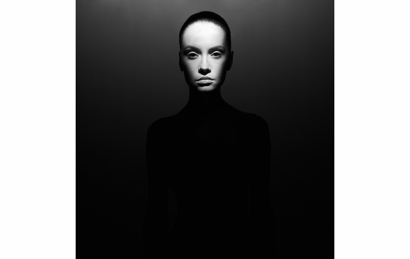 fot. George Mayer, Rosja. Z cyklu Light. Shadows. Perfect woman 1. miejsce w kategorii Portret