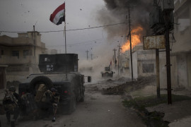 fot. Felipe Dana, "Battle for Mosul", 3. miejsce w kategorii Spot News / Singles.

Samochód-pułapka eksploduje obok transportera opancerzonego irackich sił specjalnych w Mosulu, 16 listopada 2016 roku.