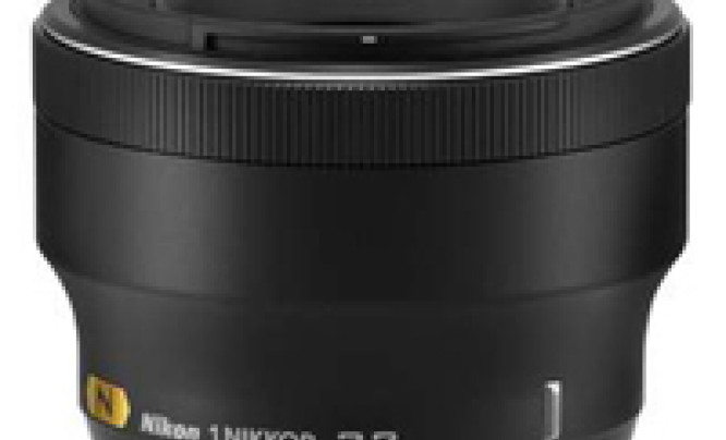  Nikon 1 Nikkor 32mm f/1.2, 6.7-13mm f/3.5-5.6, 10-100mm f/4-5.6