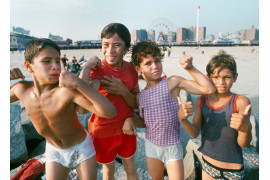 fot. Paul Hosefros, "Group of Boys", Coney Island / NYC Park Photo Archive