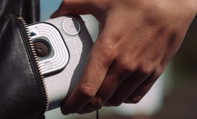  Fujifilm Instax Mini LiPlay - hybrydowy aparat z funkcją nagrywania dźwięku