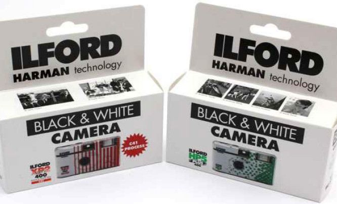  Ilford XP2 Super i HP5 Plus - jednorazowe aparaty czarno-białe