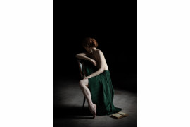 fot. Dorota Górecka, "Green Skirt", 2. Miejsce w kat. Fine Art: Nudes / IPA 2020