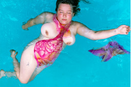 fot. Tomek Rustecki, nominacja w kat. Nudes, "Swimming in Oxygen"
