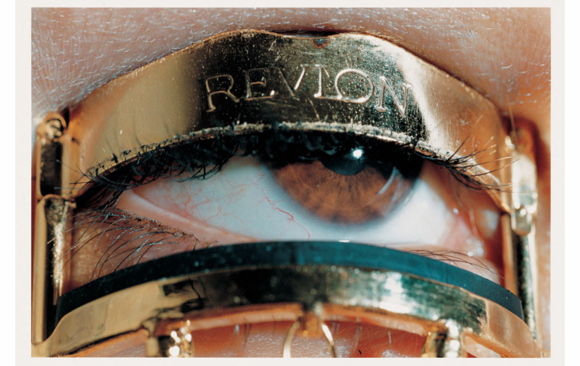 fot. Elinor Carucci, Revlon, 1997. Dzięki uprzejmości Edwynn Houk Gallery