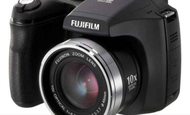  Fujifilm FinePix S5700 - przyjazny typ