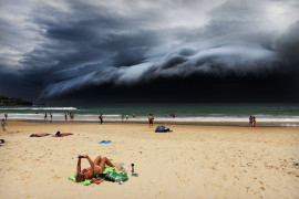 1. miejsce w kategorii "Nature", fot. Rohan Kelly. "Storm Front on Bondi Beach"