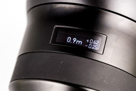 Zeiss Batis 25 mm f/2 - pierścień ostrości