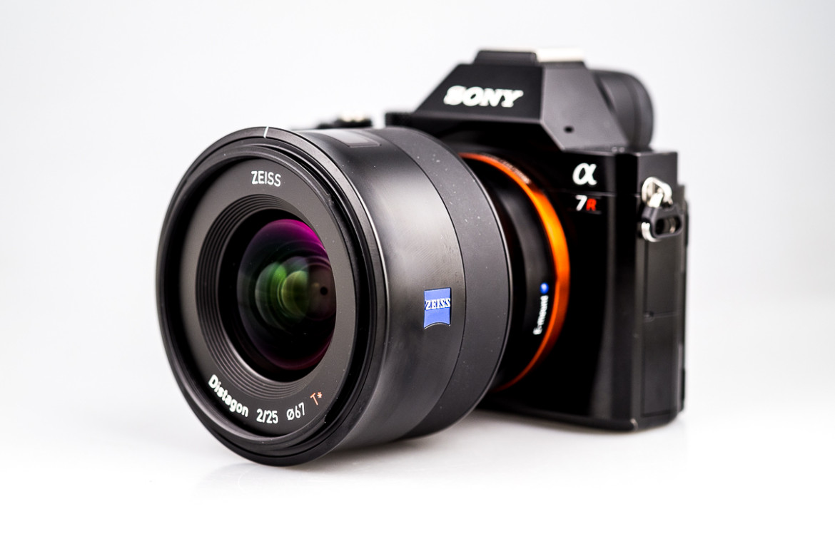 Zeiss Batis 25 mm f/2 wraz z Sony A7R