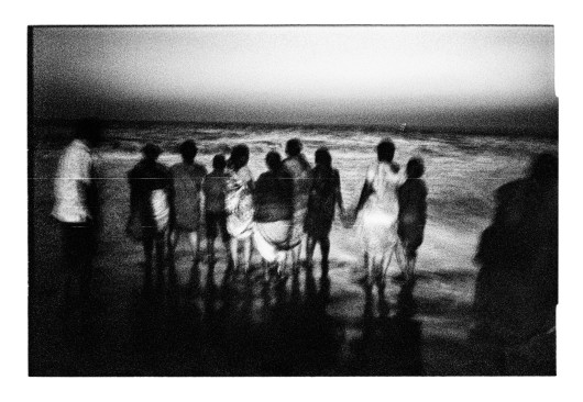 Fot. Piotr Zbierski, z projektu „Solid Maze of All That’s Left Untold” / International Photography Awards 2025