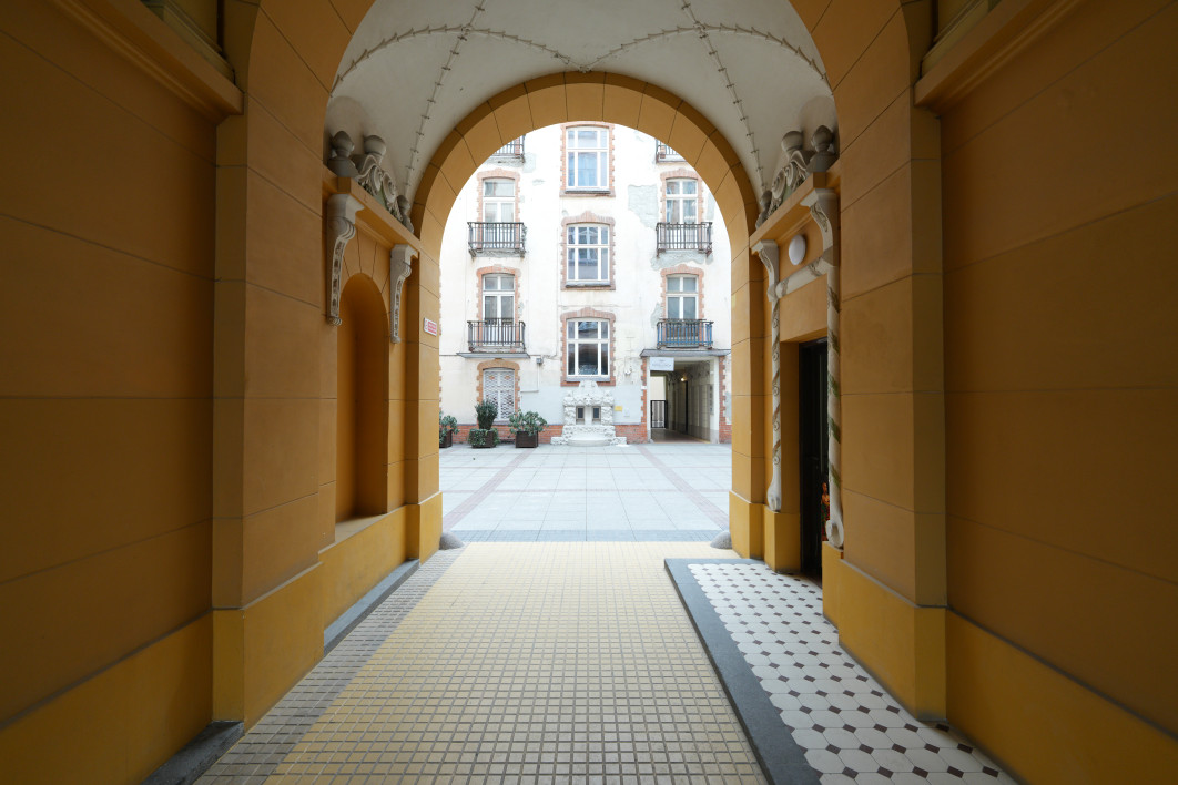 1/60 s, f/4, ISO 320, 16.0 mm