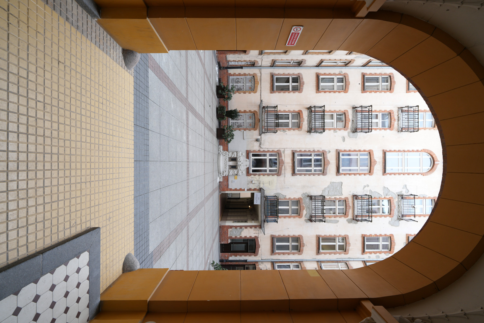 1/60 s, f/4, ISO 125, 16.0 mm