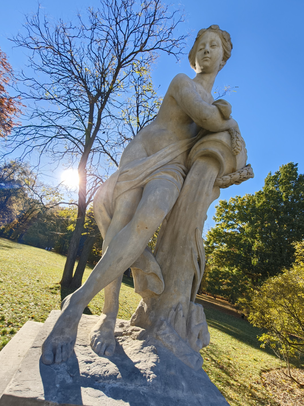 1/200 s, f/2, ISO 80, 2.3 mm