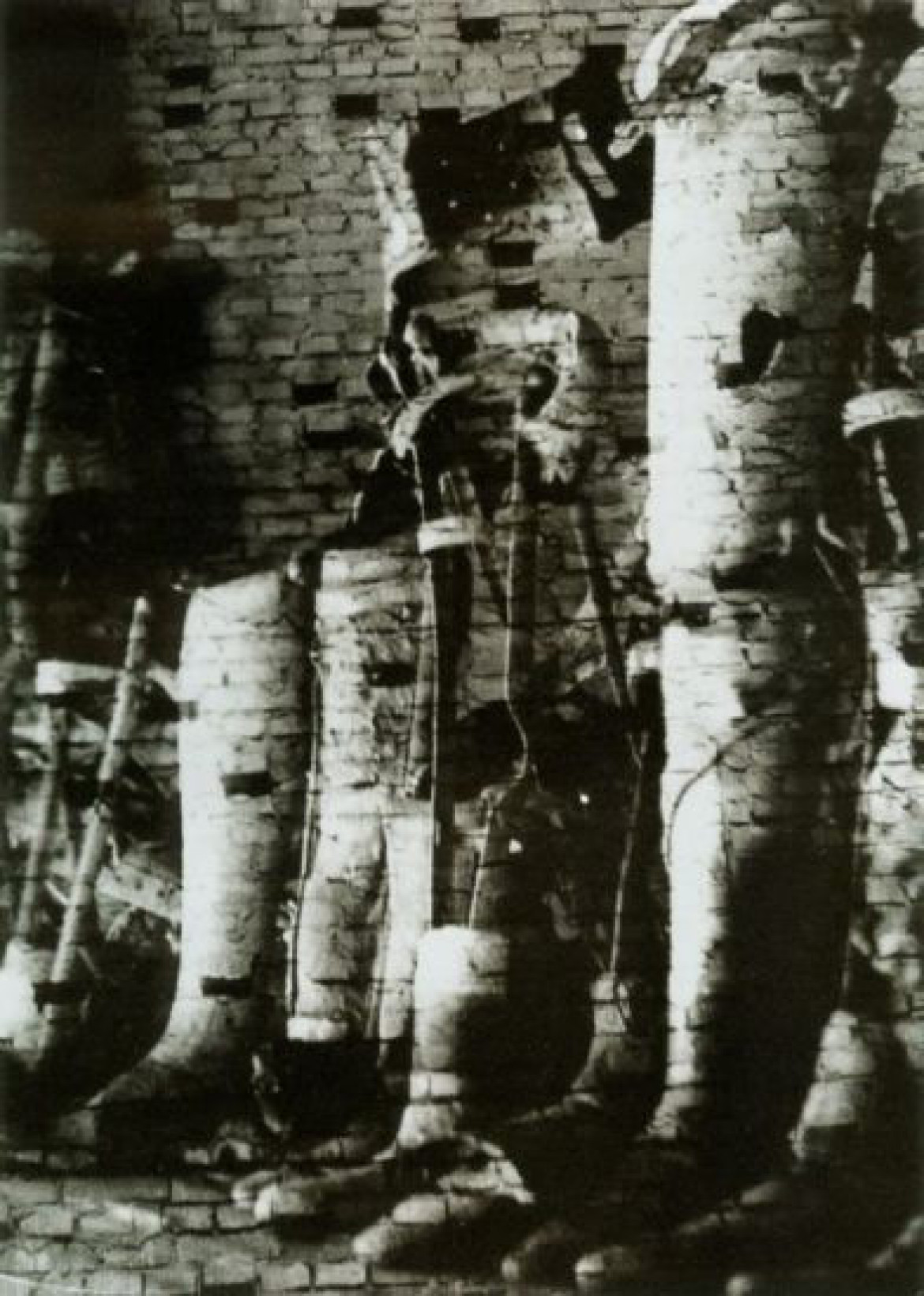 fot. Jerzy Lewczyński, Baczność, fotomontaż negatywowy, 1958
