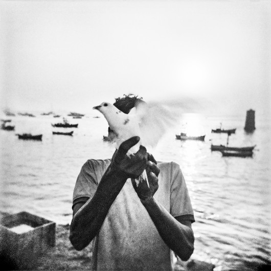 Fot. Piotr Zbierski, z projektu „Solid Maze of All That’s Left Untold” / International Photography Awards 2025