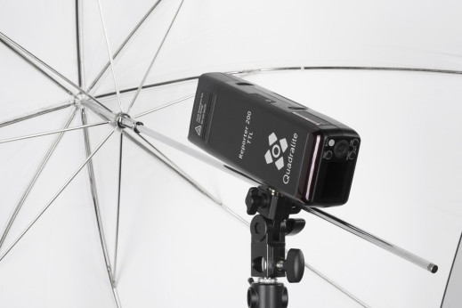 Reporter 200 TTL - nowa lampa błyskowa w systemie Quadralite 