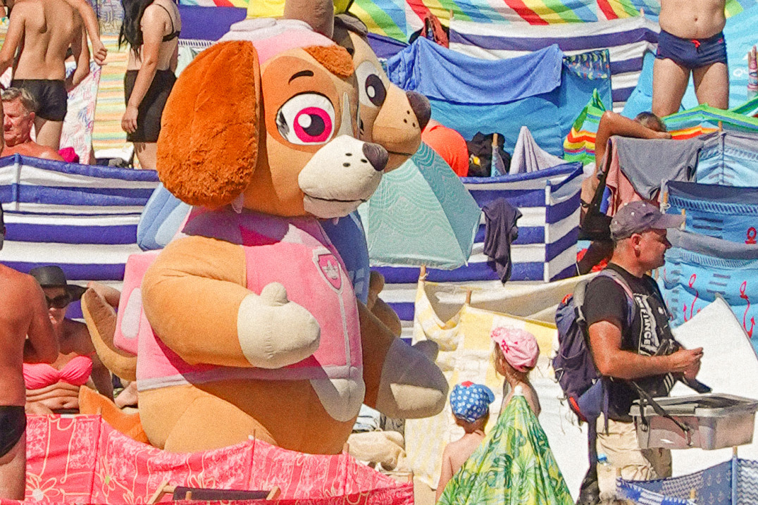 "Wstyd to emocja, która wyraźnie się powtarzała" - korbusje opowiada o Parawanach... i nie tylko