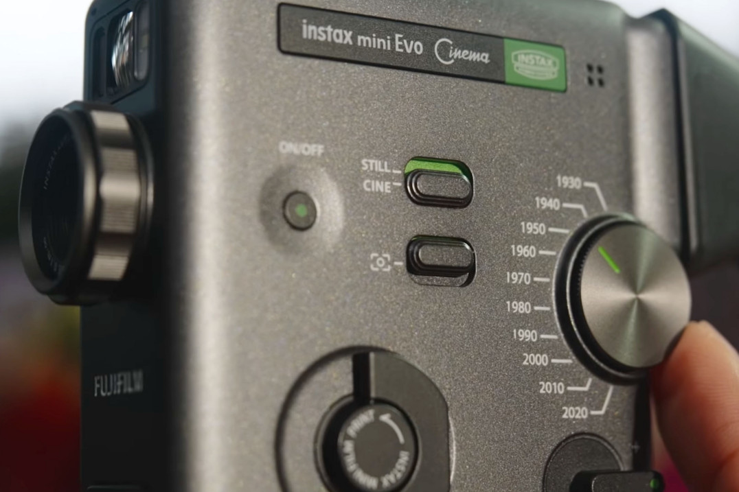Tego jeszcze nie było. Instax mini Evo Cinema to pierwsza natychmiastowa… kamera