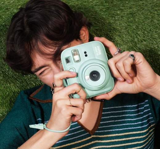 instax mini 13 - najpopularniejszy instax nareszcie z funkcją samowyzwalacza