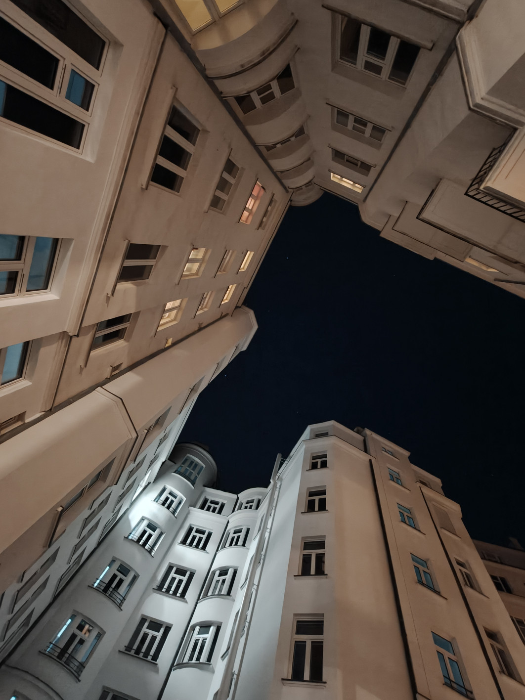 1/7 s, f/2, ISO 12800, 2.3 mm