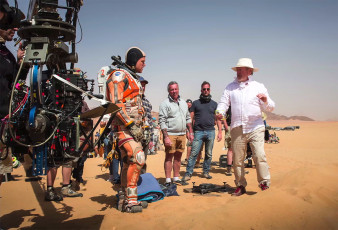 Zobacz, jak wygląda praca fotosisty na planach hollywoodzkich produkcji