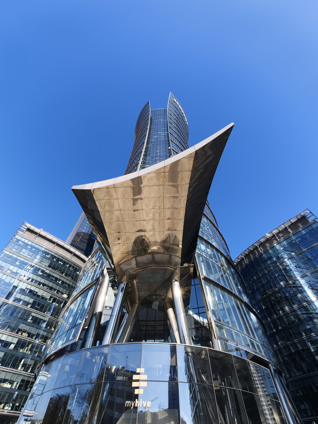 1/258 s, f/2, ISO 50, 2.3 mm