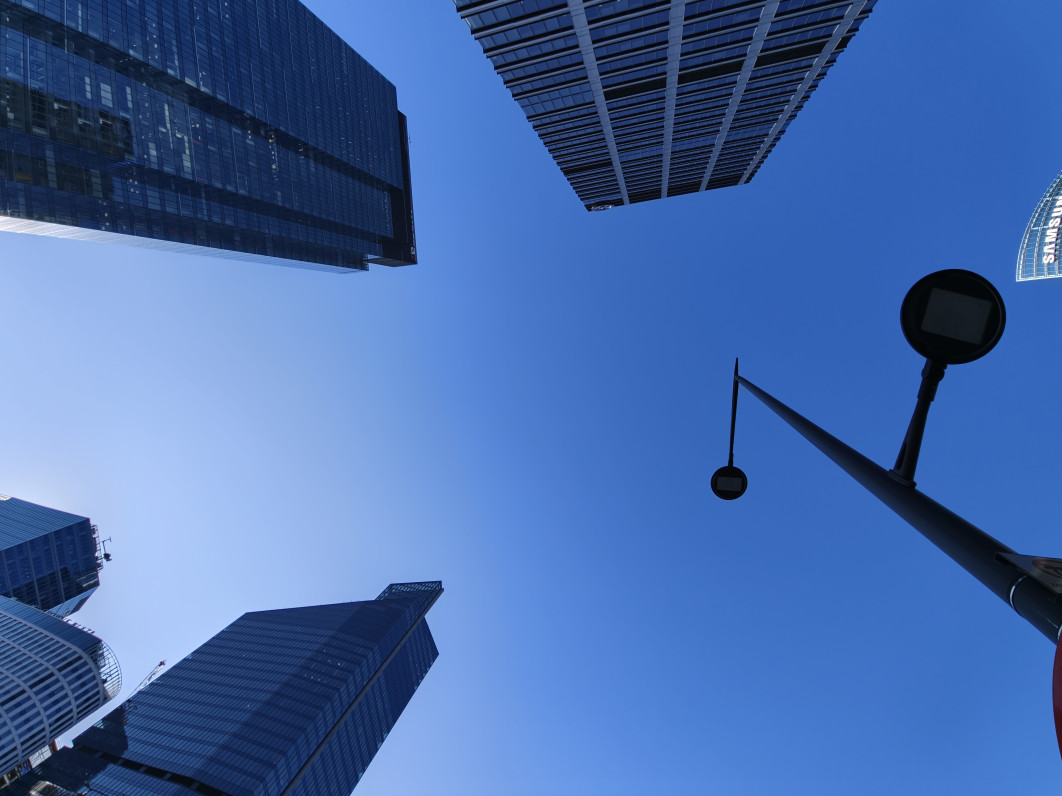 1/438 s, f/2, ISO 50, 2.3 mm