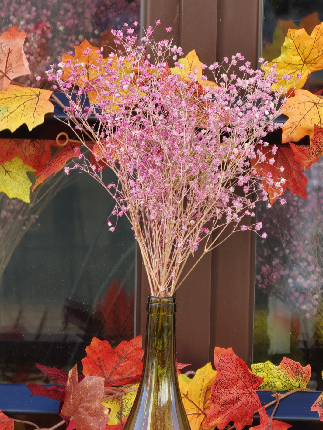 1/100 s, f/2.1, ISO 200, 16.5 mm