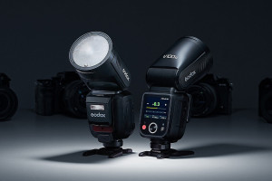 Godox V100 - nowa definicja lampy reporterskiej?