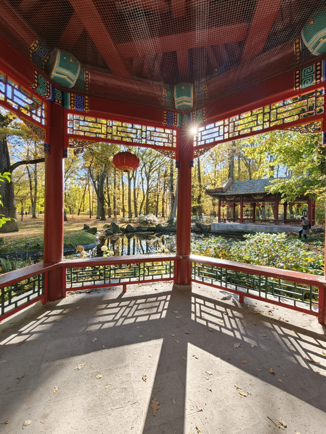 1/139 s, f/2, ISO 200, 2.3 mm