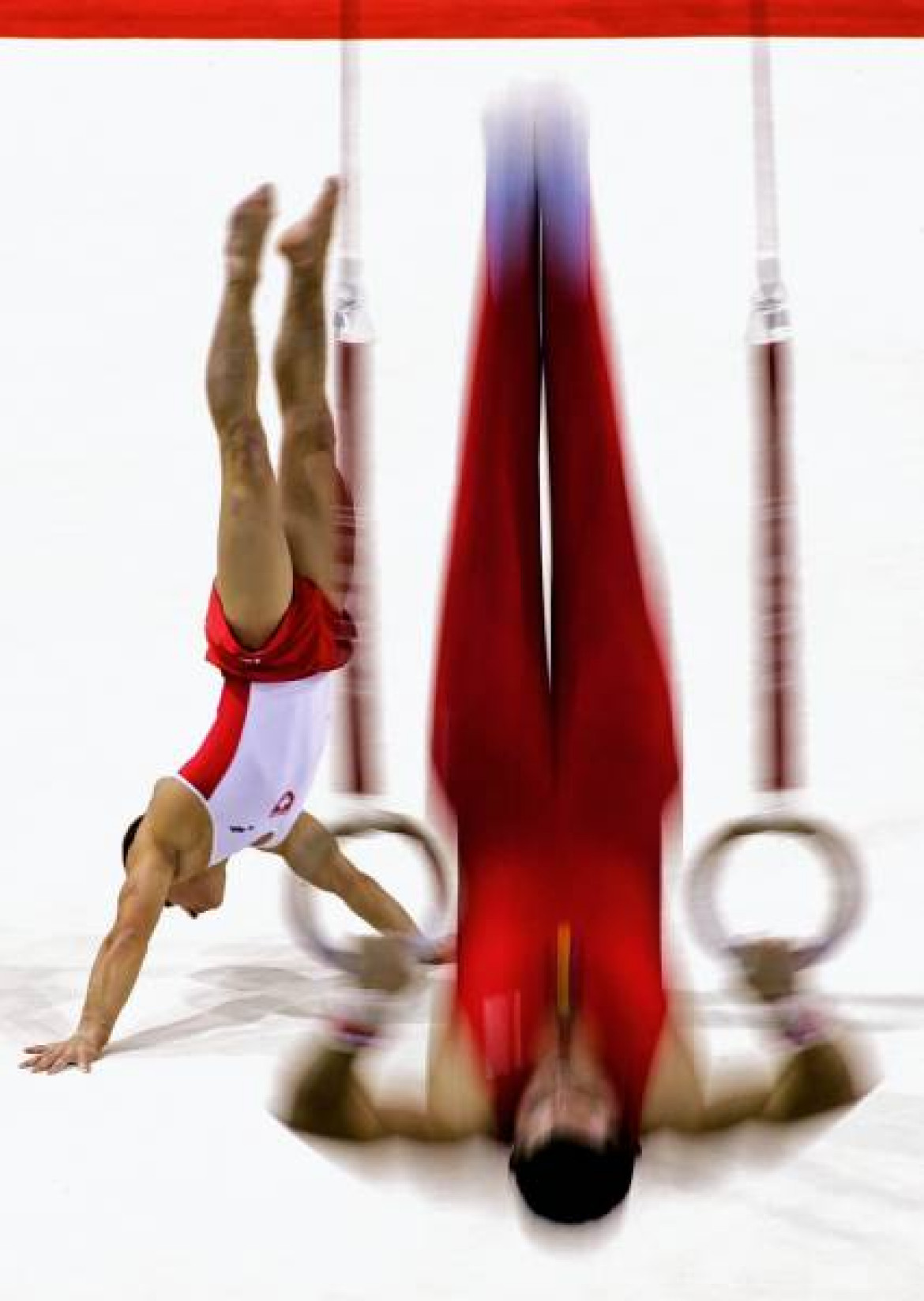 1. nagroda w kategorii Sport w akcji (zdjęcie pojedyncze), Max Rossi, Włochy, Reuters, Mistrzostwa Świata w Gimnastyce Artystycznej, Dania, 14 października