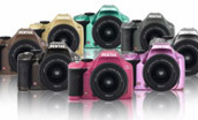 Pentax K-x w ośmiu dodatkowych kolorach