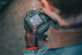 10 niezbędnych akcesoriów podczas fotografowania zimą