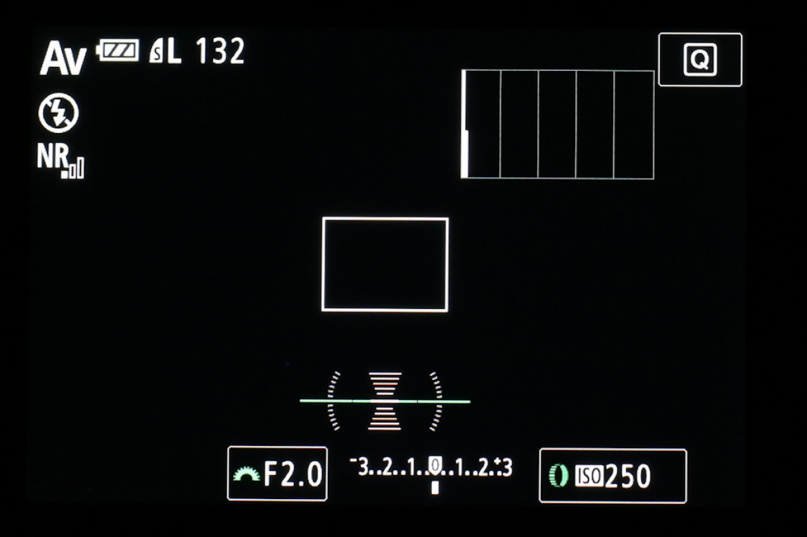 informacje wyświetlane na ekranie LCD aparatu Canon PowerShot G5 X
