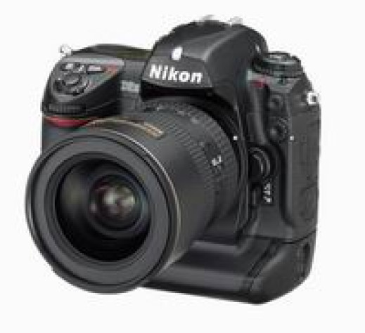 Nikon D2H - lustrzanka dla sportowców