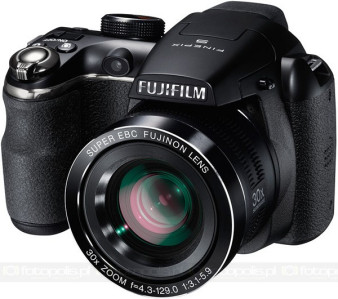 Fujifilm FinePix S4500, S4400, S4300 oraz S4200