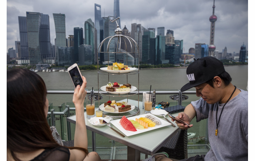 © George Steinmetz (National Geographic), Feeding China - II miejsce w kategorii CONTEMPORARY ISSUES STORIES / Szybko rosnące dochody w Chinach doprowadziły do zmiany diety i zwiększenia popytu na mięso, nabiał i przetworzoną żywność. Przemysł spożywczy i rolny znajduje się pod presją.