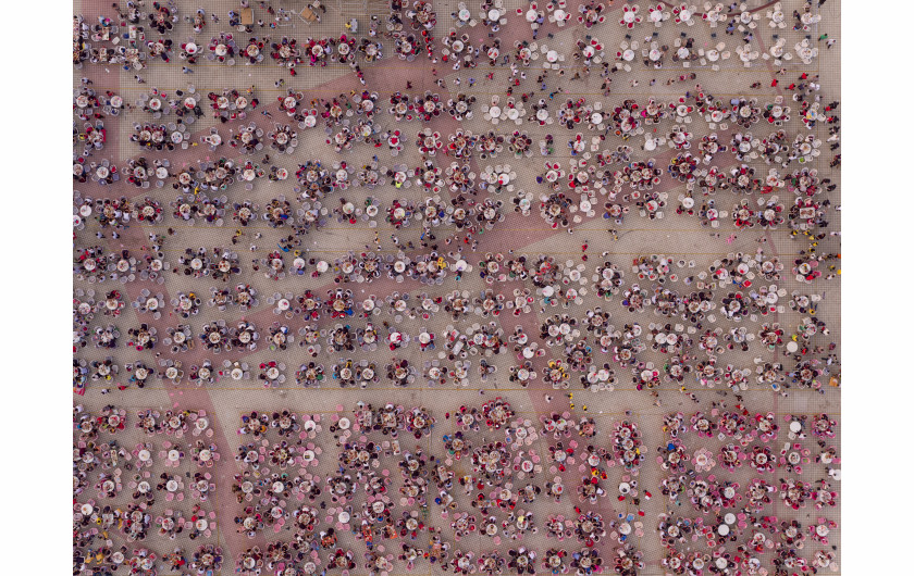 © George Steinmetz (National Geographic), Feeding China - II miejsce w kategorii CONTEMPORARY ISSUES STORIES / Szybko rosnące dochody w Chinach doprowadziły do zmiany diety i zwiększenia popytu na mięso, nabiał i przetworzoną żywność. Przemysł spożywczy i rolny znajduje się pod presją.