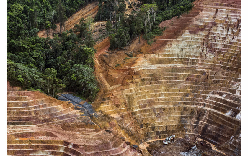 © Daniel Beltrá, Amazon: Paradise Threatened - III miejsce w  kategorii ENVIRONMENT STORIES / Wylesianie (Amazonia, Brazylia). Po odejściu od bumu w 1995 i 2004 roku tempo wylesiania gwałtownie wzrosło w 2016 roku.