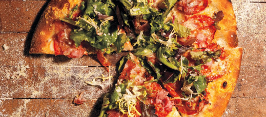 Pizza, stromboli i ciągnący się ser, czyli oświetlenie w fotografii kulinarnej