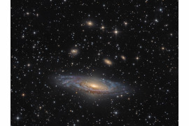 Bernard Miller - II miejsce w kategorii "Galaxies", zdjęcie przedstawia NGC 7331 - Grupa Deer Lick (galaktyka spiralna)