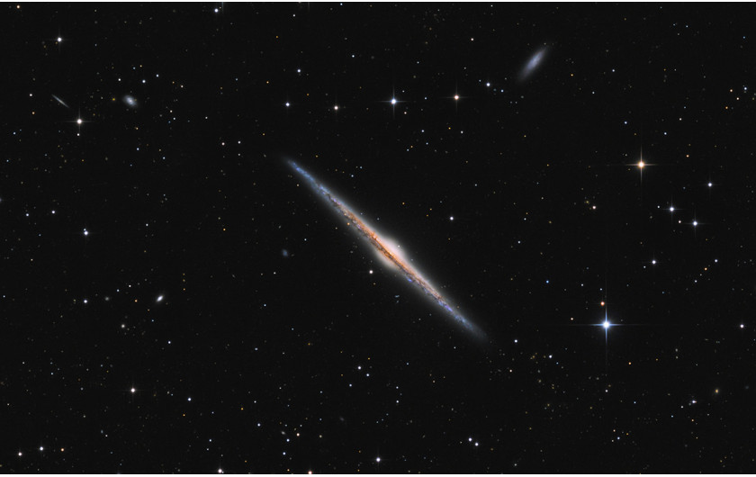 Andriy Borovkov - III miejsce w kategorii Galaxies, zdjecie przedstawia NGC 4565 (galaktyka w kształcie igły)
